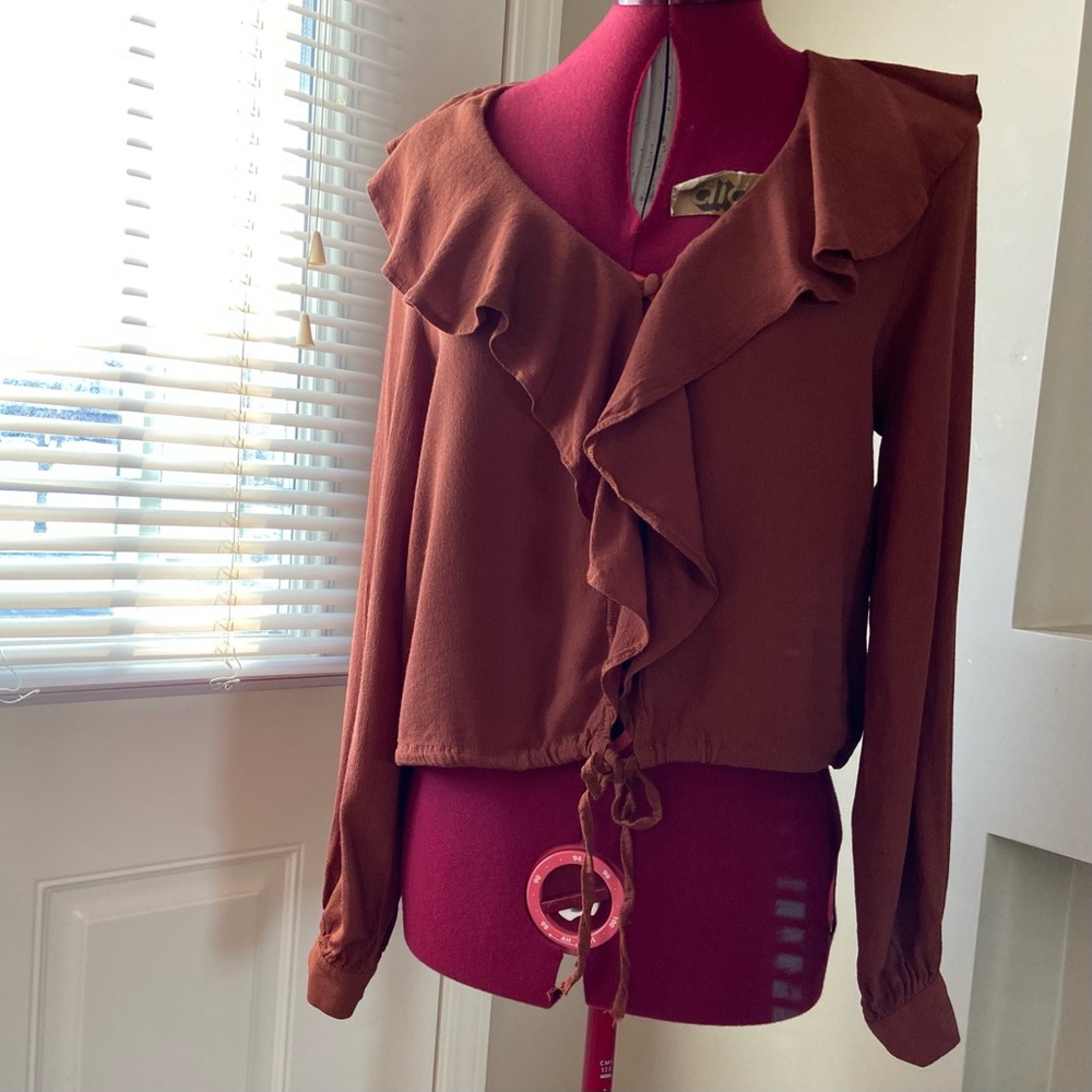 Primark women long sleeves brown frilled front detailing. Size 6. Pre-owned.